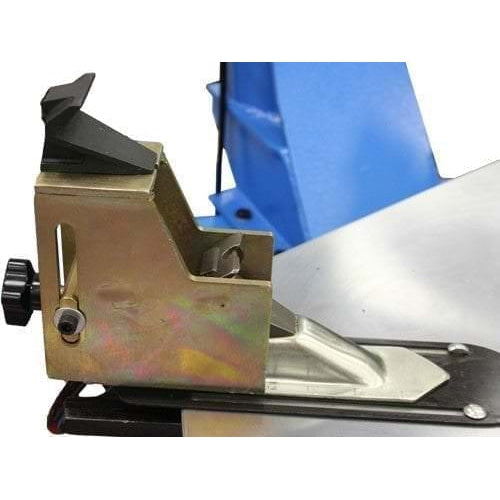 A close-up view of the adjustable jaws on the Atlas® TC289 tire changer, showing the three mounting positions for different rim sizes.