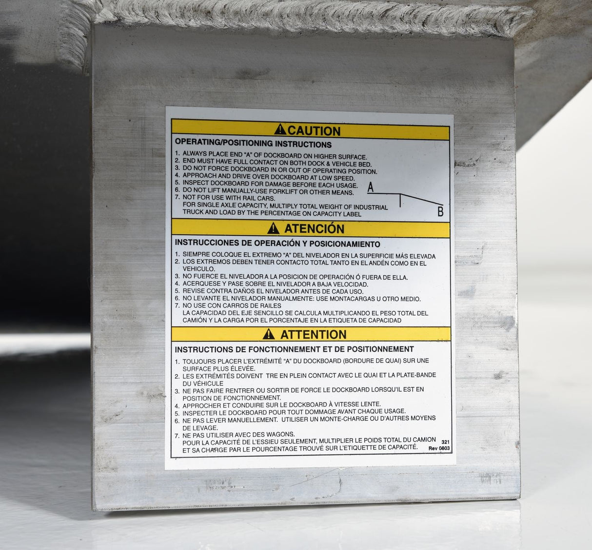 Vestil Aluminum Truck Dockboards (Welded Aluminum Curbs)