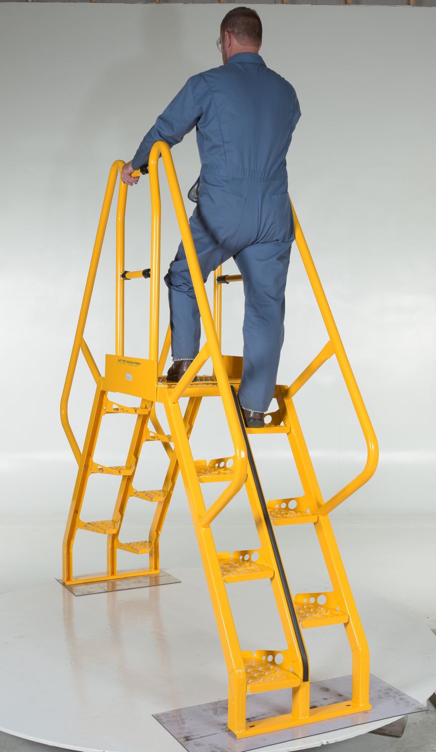 Vestil Alternating Step Cross-Over Ladders