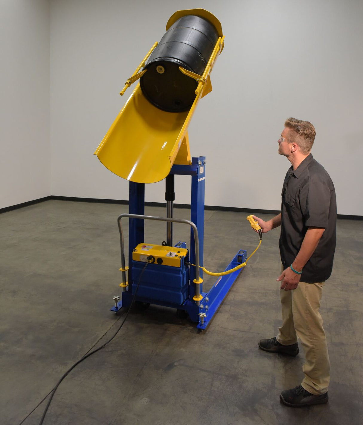 Vestil Hydraulic Drum Dumpers