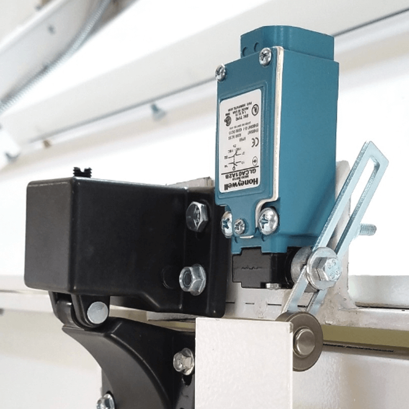 iDEAL Side Downdraft Paint Booth PSB-SDD26B-AK